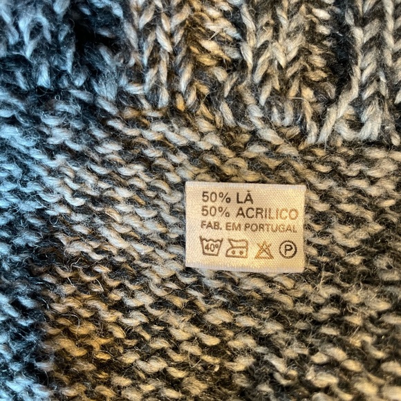 Wool Toggle Hoody, made with Donegal Yarns. Medium, NWOT - Picture 11 of 11